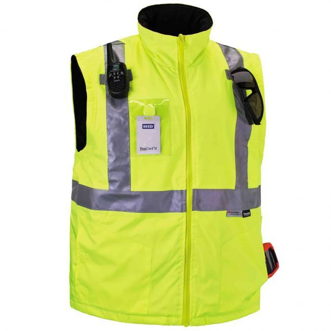 thermal vest with detached sleeves and propped pockets