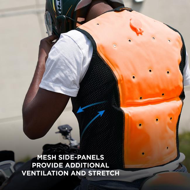 Mesh side panels provide additional ventilation and stretch, improving airflow and flexibility during use .