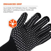 A silicone-patterned palm and fingers provide an enhanced grip, allowing for secure handling of cold items or equipment.