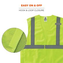 Easy on & off: zipper closure. Image shows detail of zipper.